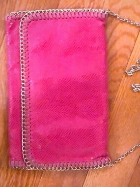 Pink luxury bag w/ chain